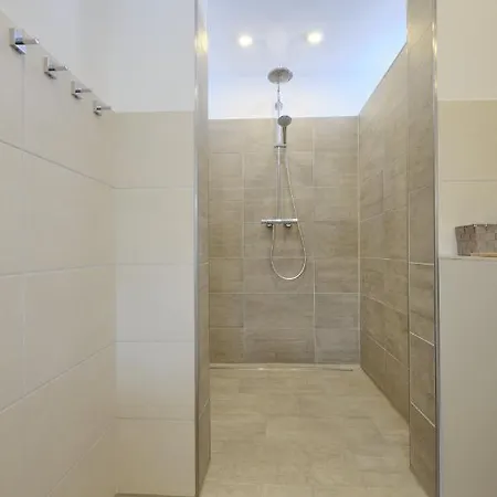 Schwarting דירה *